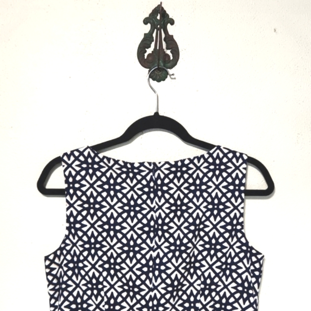 Alyx Sleeveless Geometric Design  Knee Length Shift Dress Size 10 - Picture 5 of 9